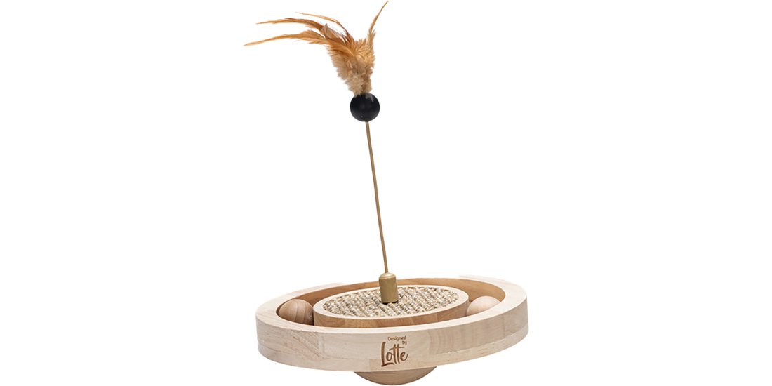 Gioco in legno per gatti Designed by Lotte Winni…
