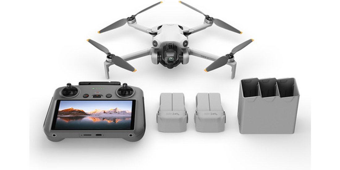 DJI Mini 4 Pro Fly More Combo (RC 2) 4 rotori…