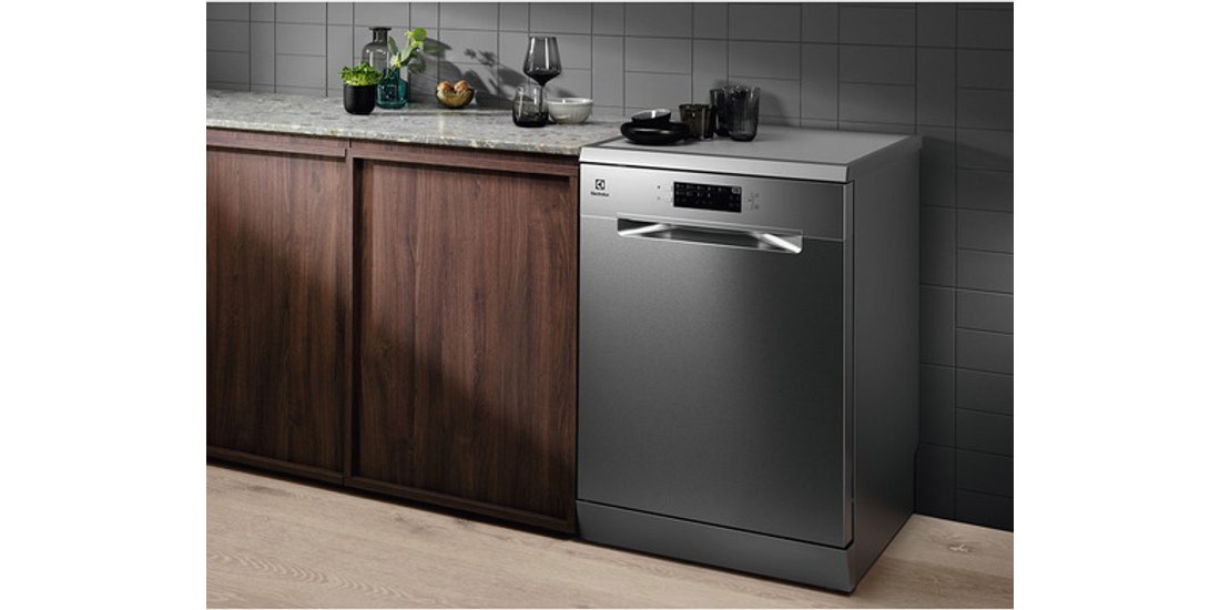 Electrolux ESM48310SX Lavastoviglie Serie 600…