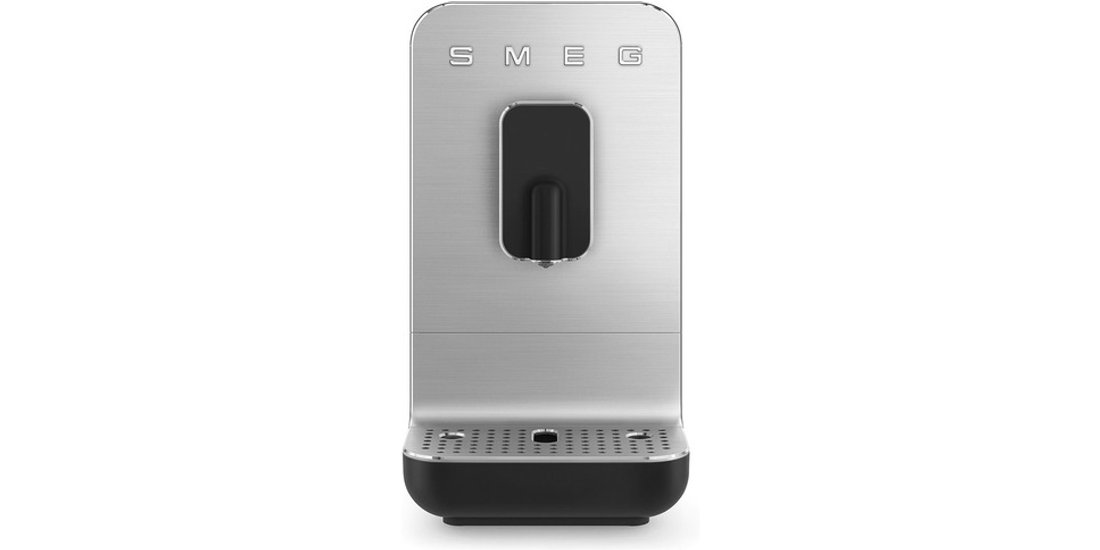 Smeg Macchina da Caffè Automatica lancia vapore…