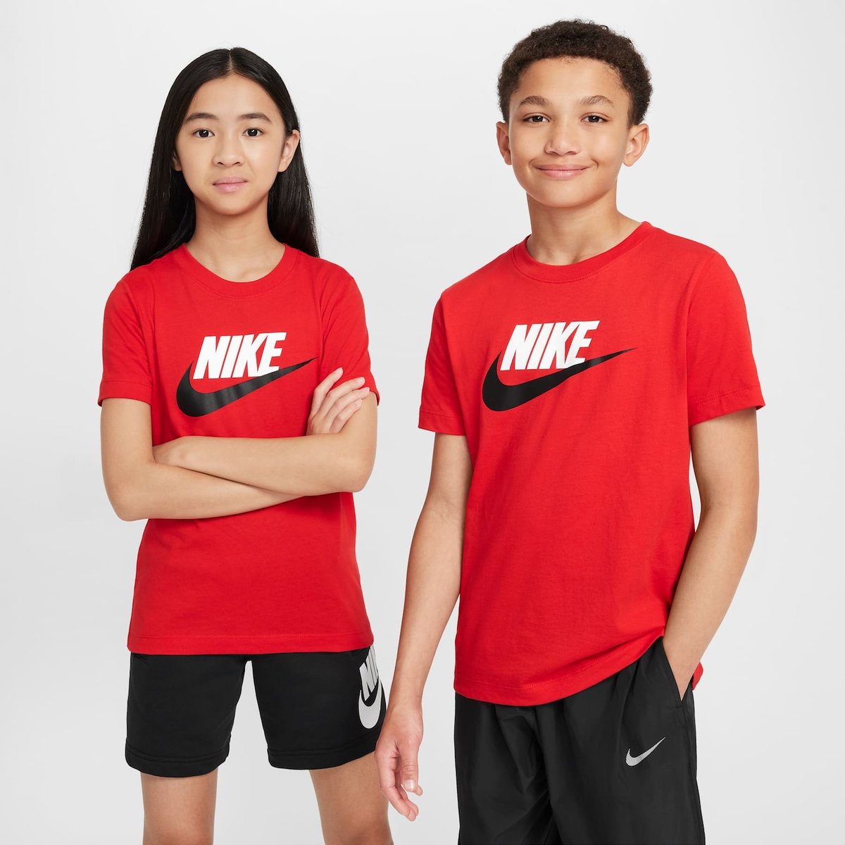 Camiseta Nike Sportswear Futura Infantil