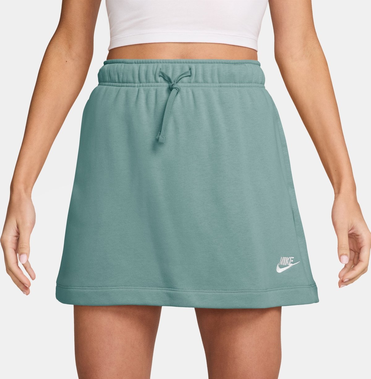 Saia Nike Sportswear Club Feminina