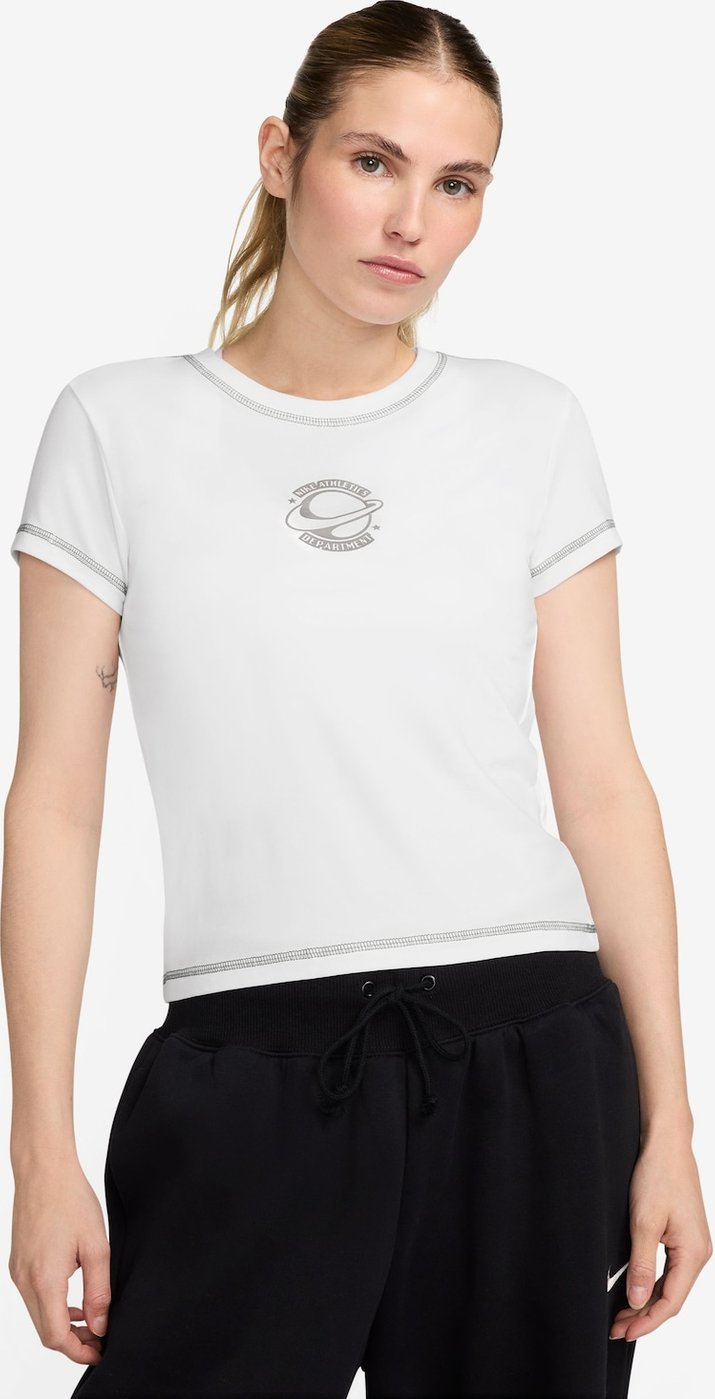 Camiseta Nike Sportswear Chil Knit Feminina