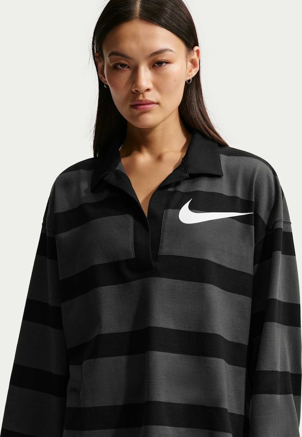 Imagem principal Camisa Nike Sportswear Manga Longa Feminina Preto Nike Sportswear Preto