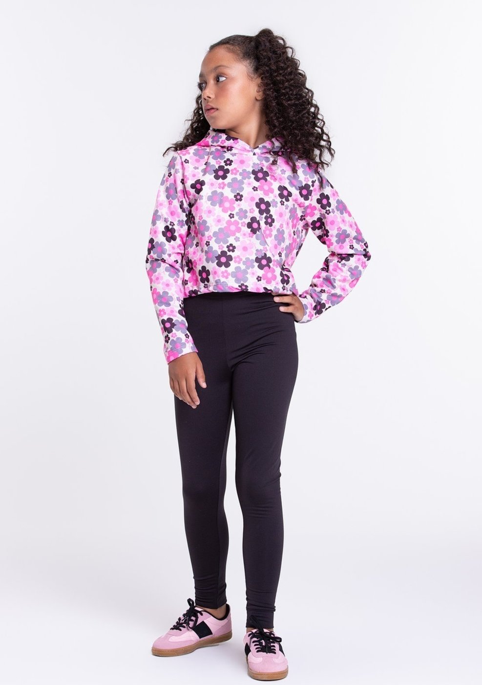 Imagem principal Infantil - Conjunto Moletom Cropped Flowers VIDA COSTEIRA preto VIDA COSTEIRA preto