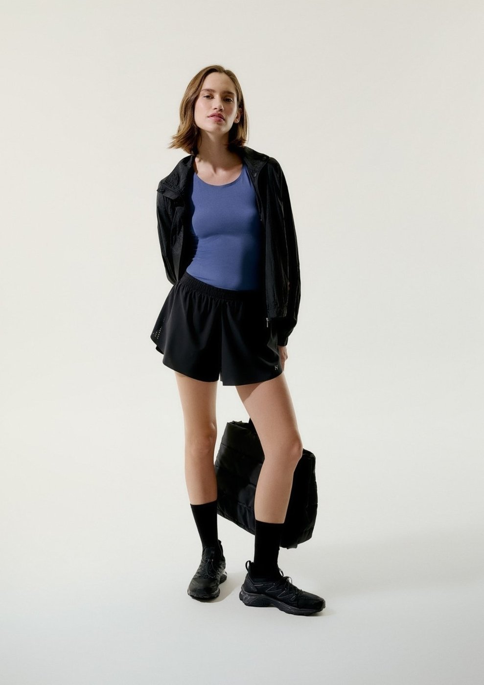 Imagem principal Jaqueta Esportiva Feminina Corta Vento Hering HERING SPORTS preto HERING SPORTS preto