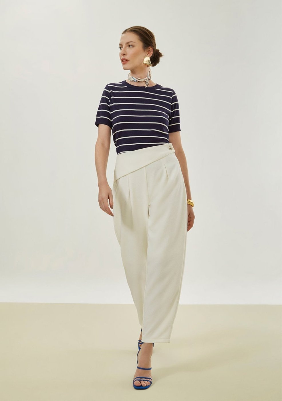 Calça Maria Valentina Cenoura Alta Off-white