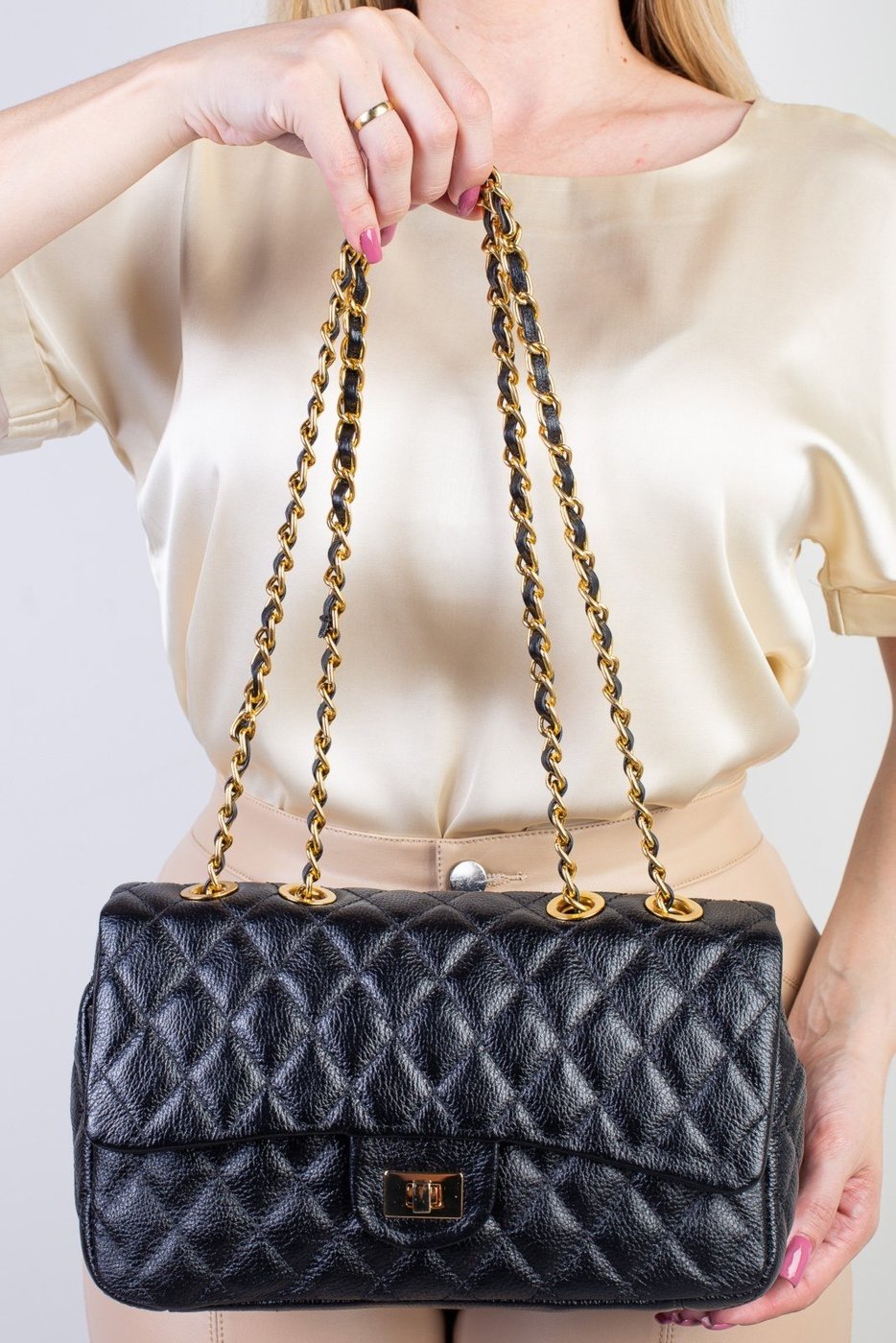 Bolsa Andrea Vinci De Couro Matelassê Quilted Penélope