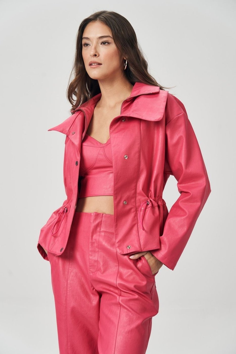 Jaqueta Acinturada PU Feminina Acostamento