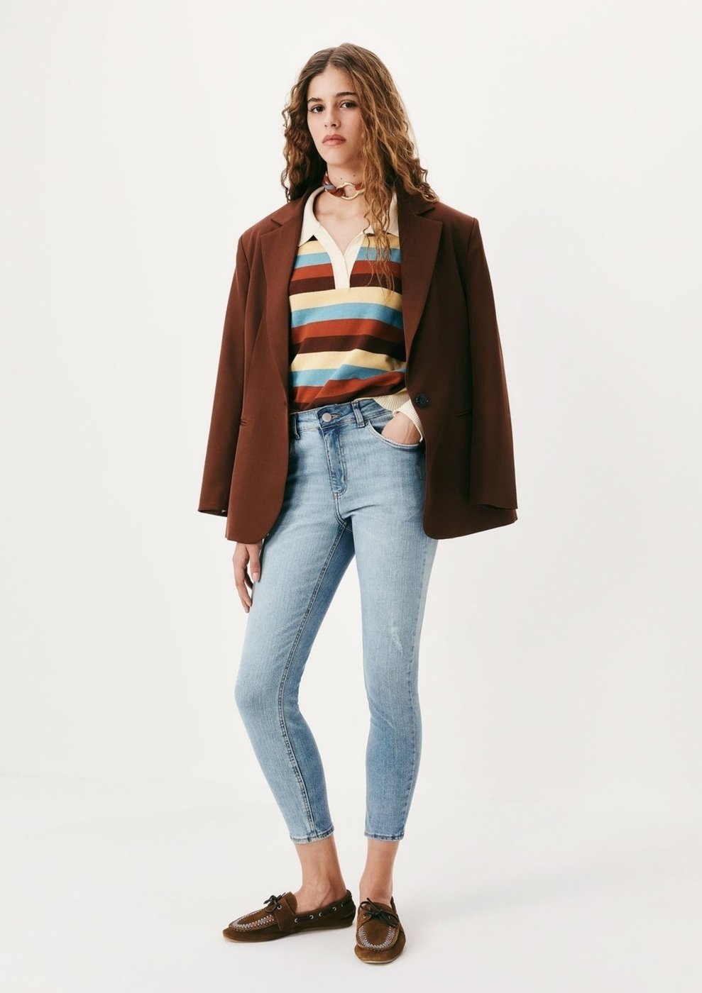 Calça Jeans Básica Feminina Cintura Média Skinny Com Puídos