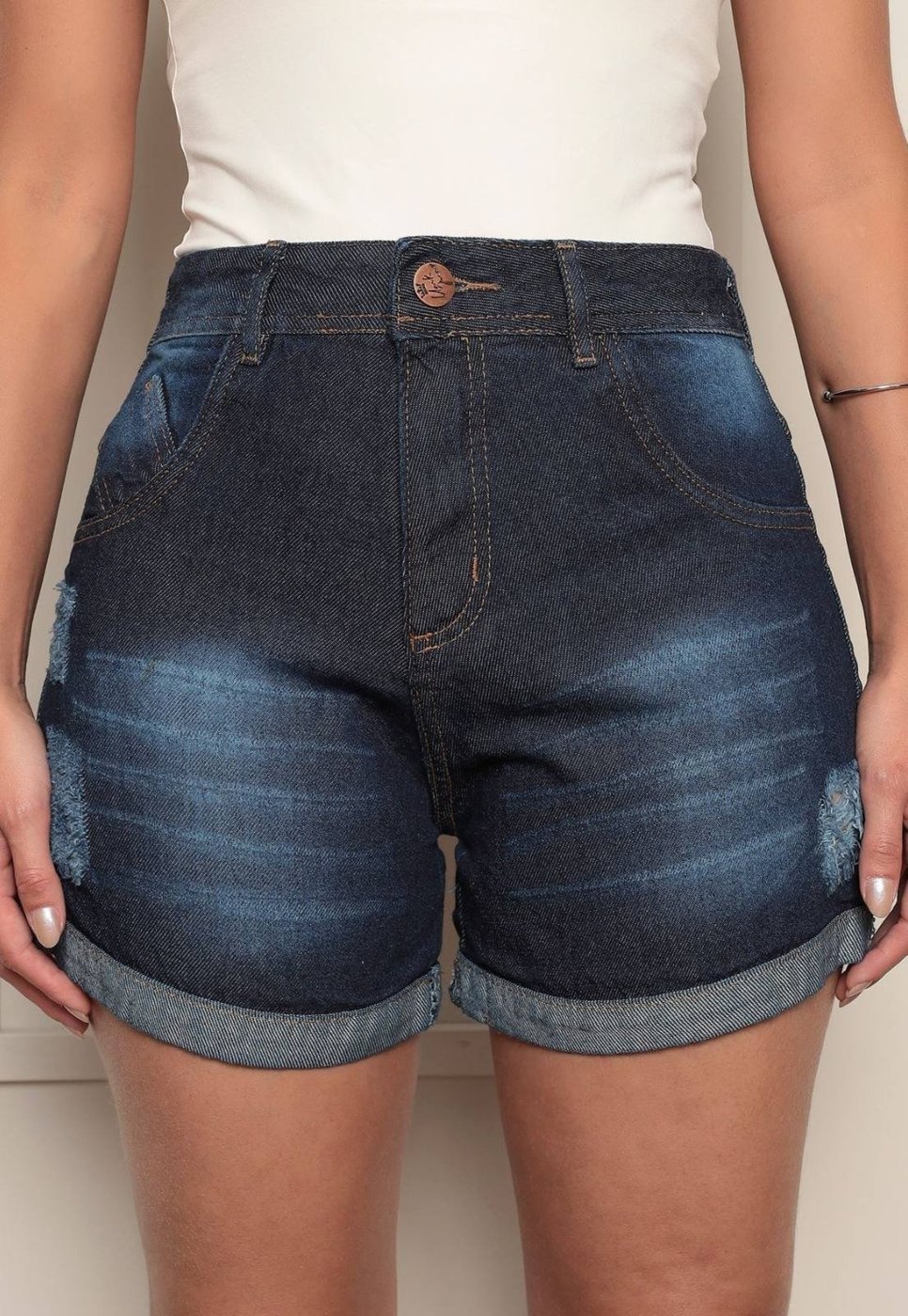 Shorts Feminino Ethereal Jeans Confortável e Estiloso com Barra Lavagem Escura