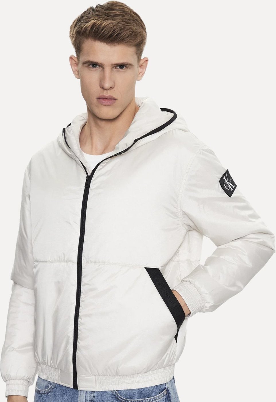 Imagem principal Jaqueta Calvin Klein Jeans Hooded Bomber Lateral Logo Off-White off-white white Calvin Klein off-white white