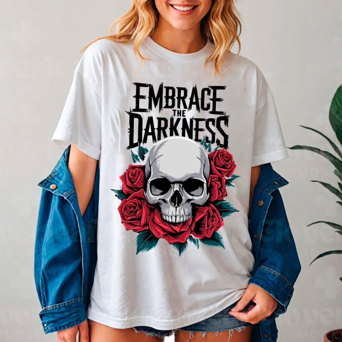 Imagem principal Camiseta Ousy Caveira e Frase Embrace The Darkness Oversized Unissex branco ousy branco