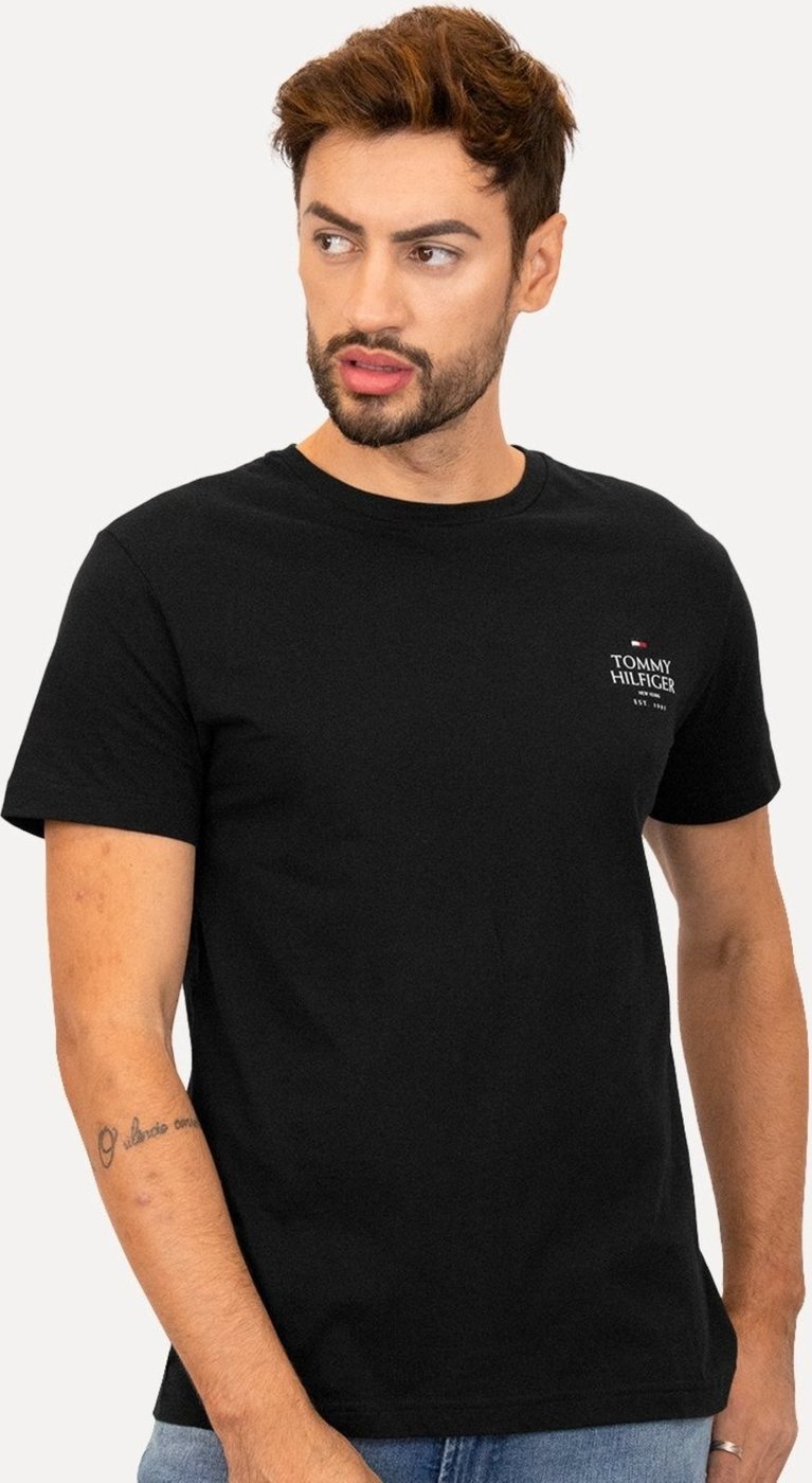 Imagem principal Camiseta Tommy Hilfiger Masculina Stack Brand Love Preta preto Tommy Hilfiger preto