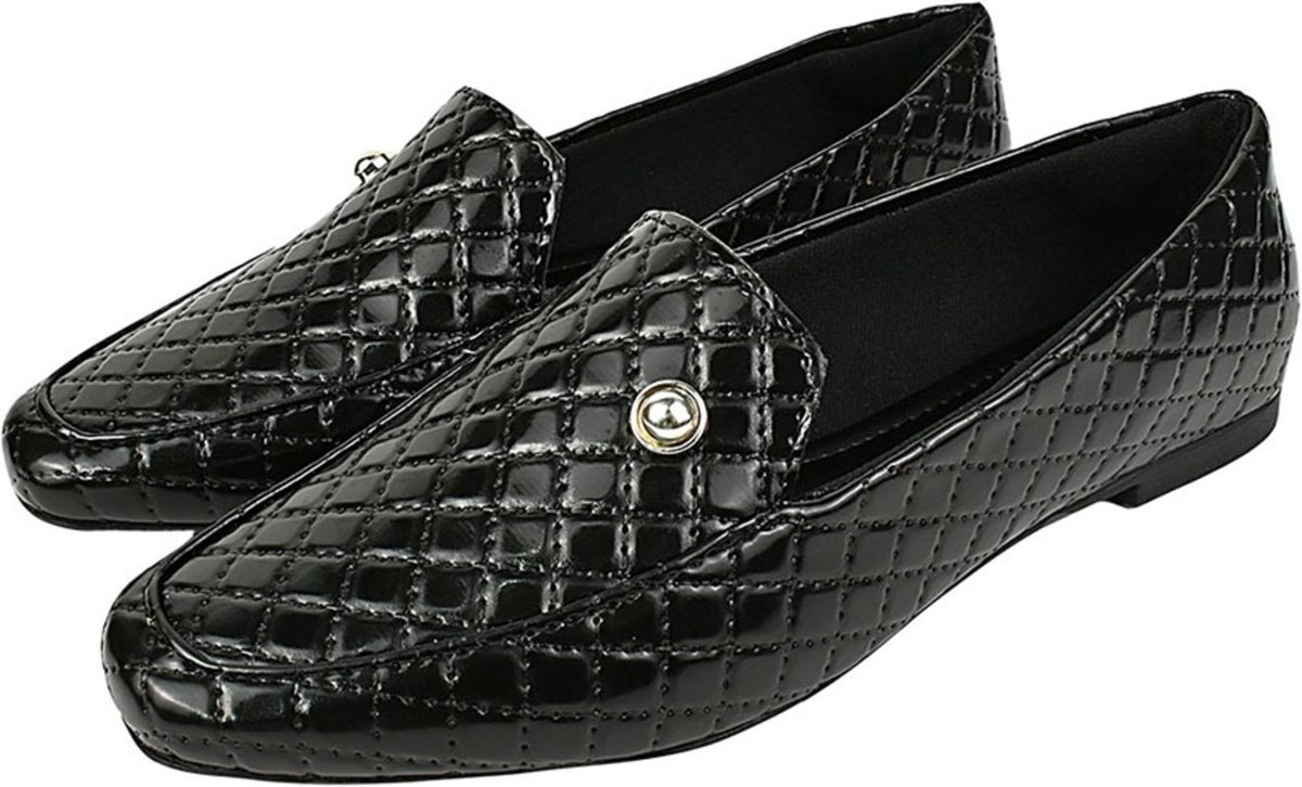 Imagem principal Sapato Feminino Mocassim CM Calçados Bico Quadrado Confort Matelasse Verniz Monte Shoes preto Monte Shoes preto