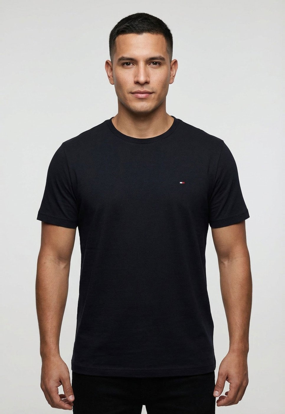 Imagem principal Camiseta Masculina Tommy Hilfiger Logo Bordado Preta preto Tommy Hilfiger preto