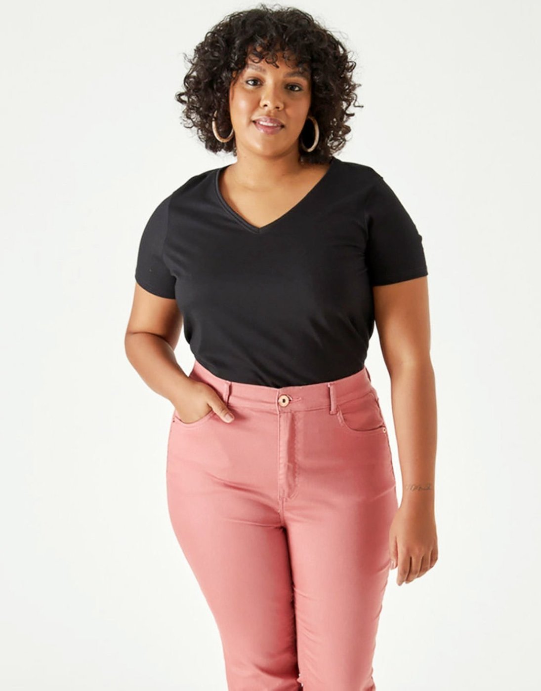 Blusa Básica Feminina Plus Size Decote V Em Meia Malha AntiOdor