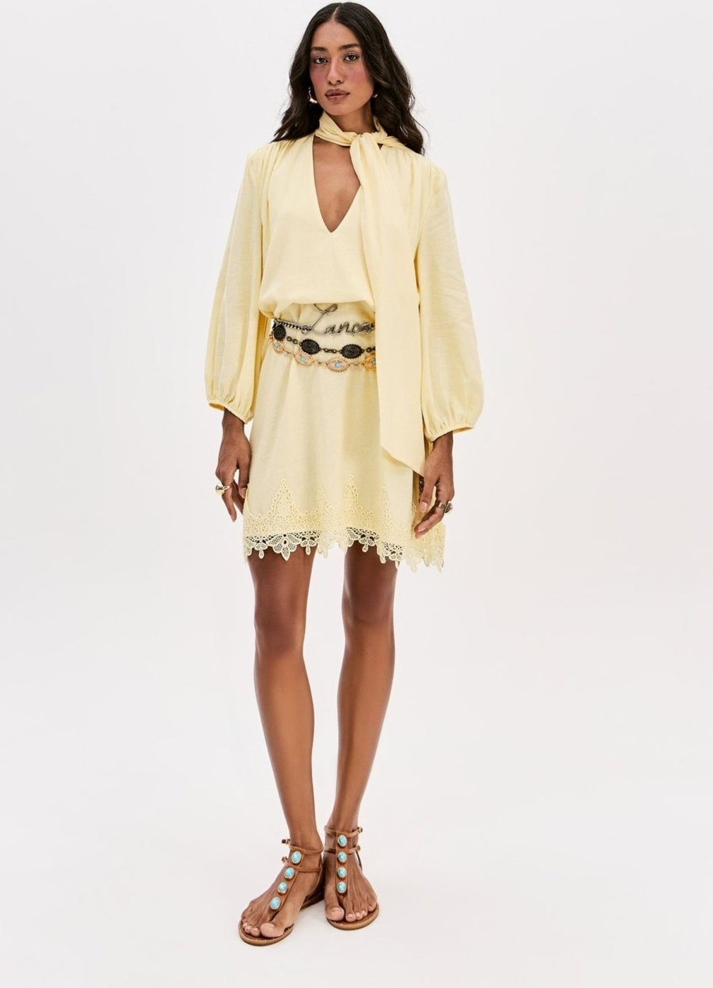 Vestido Curto Com Renda E Linho