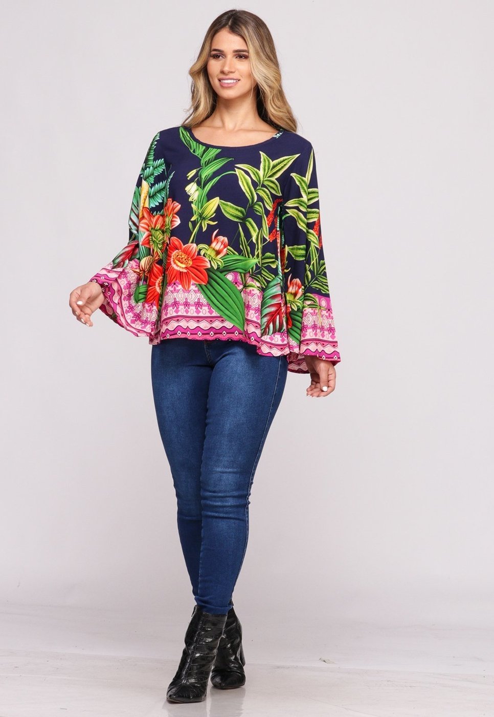 Imagem principal Blusa Bata Decote Redondo B’Bonnie Betina Estampa Azul B'Bonnie estampado azul B'Bonnie estampado azul