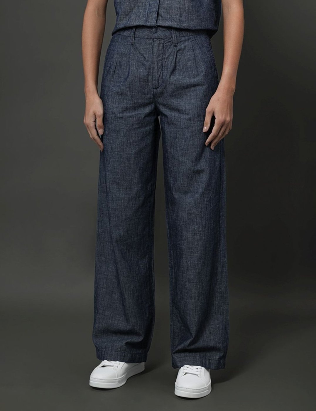 Imagem principal Calça Jeans Feminina Cânhamo Wide Leg Calvin Klein - Marinho Calvin Klein Jeans azul marinho Calvin Klein Jeans azul marinho