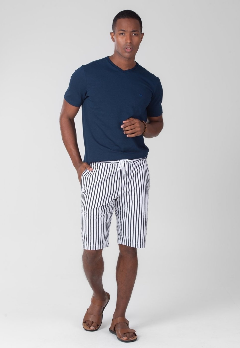 Imagem principal Bermuda Sarja Traymon Slim Listrada Branco / Marinho estampado Traymon estampado