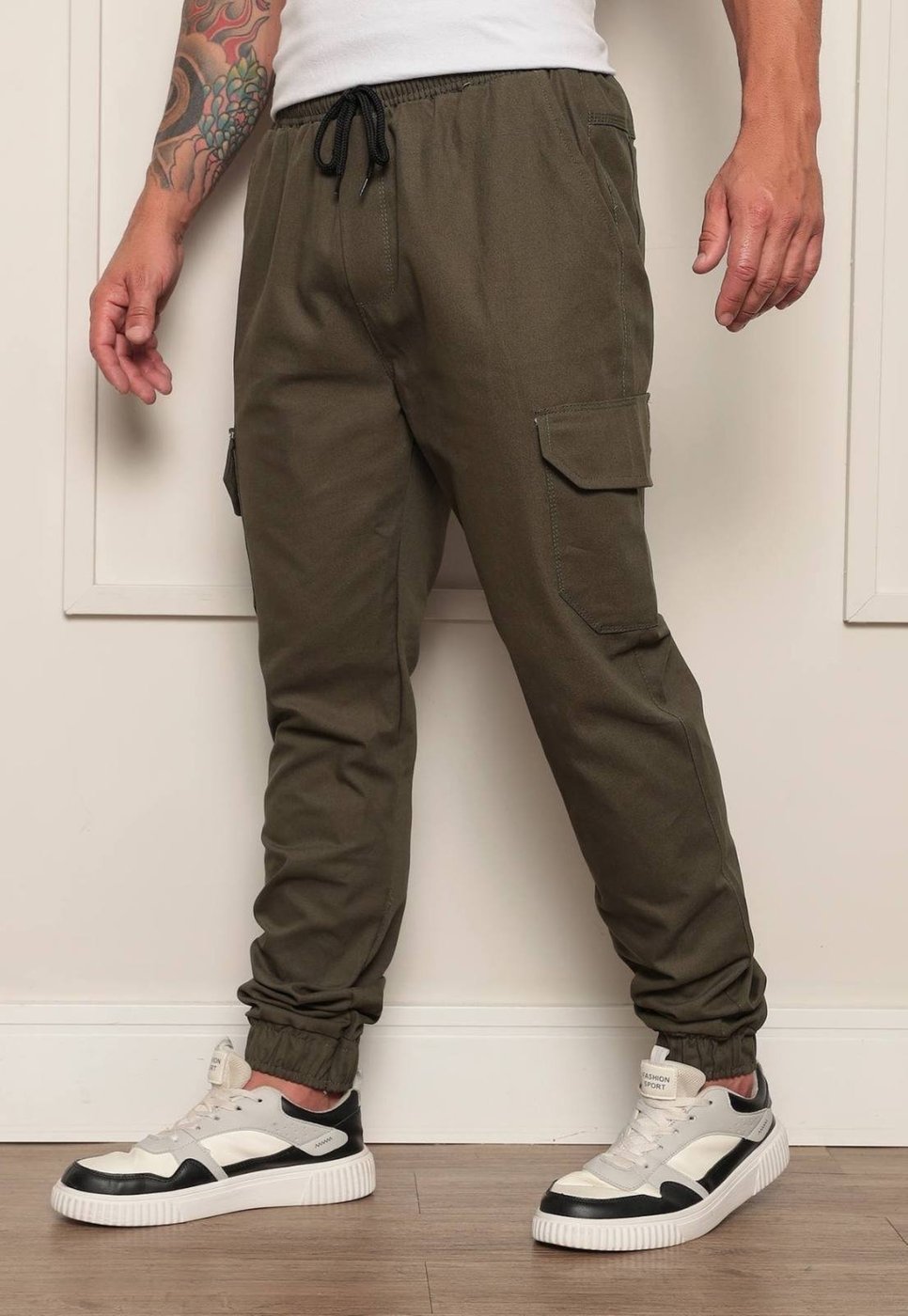 Imagem principal Calça Jogger Masculina Ethereal Jeans com Bolso Cargo Confortável Com Punho Verde verde militar verde militar