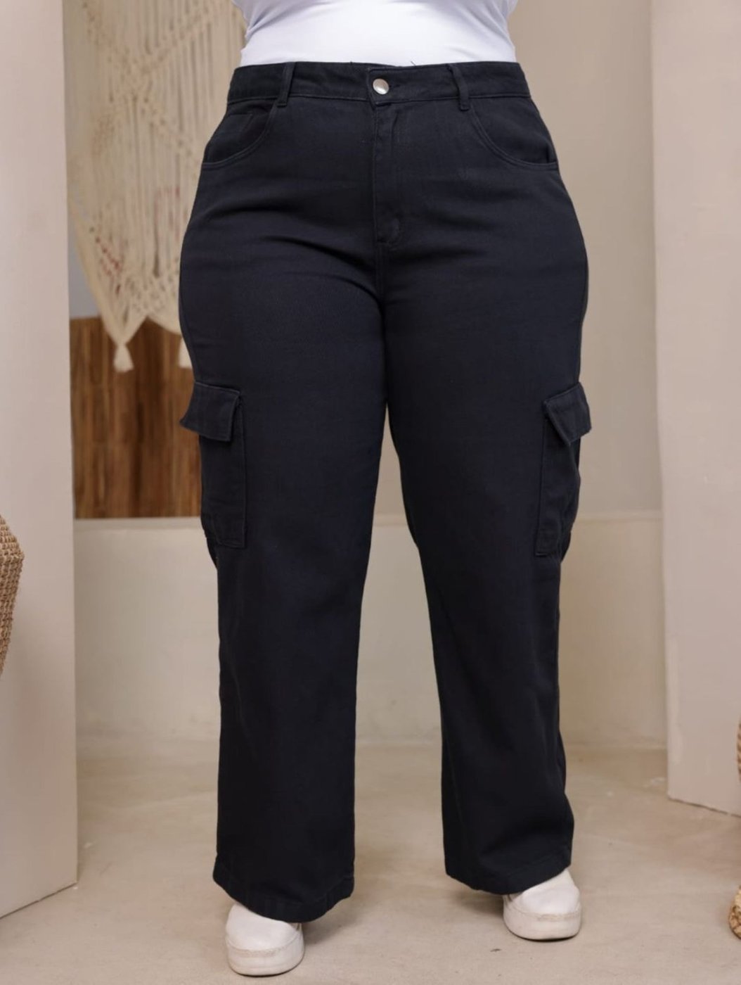 Imagem principal Calça Cargo Feminina Plus Size Preta Sarja Alleppo Jeans preto Alleppo Jeans preto