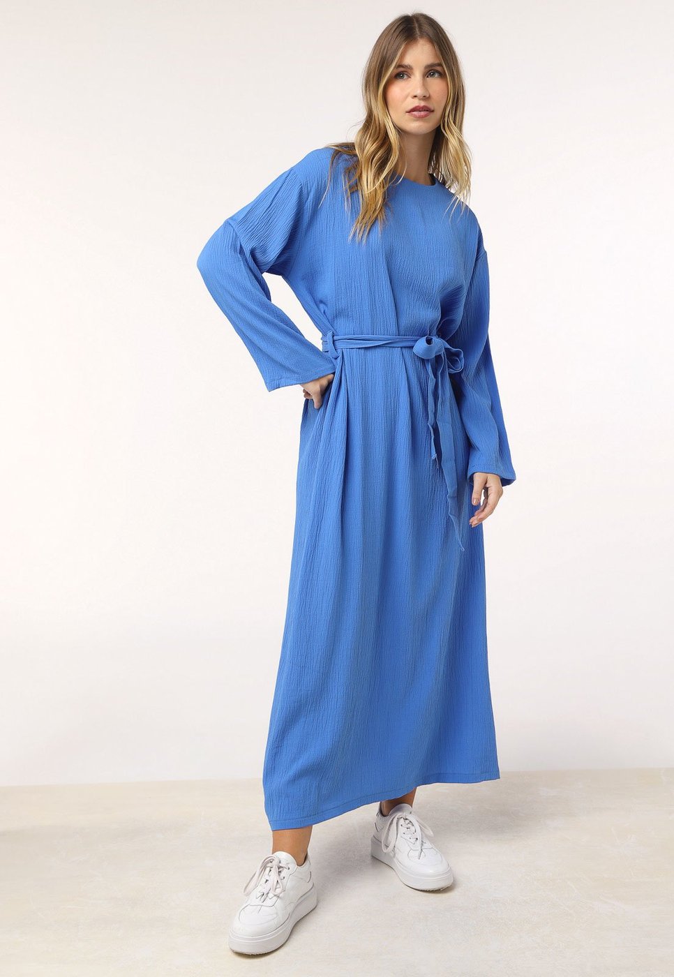 Vestido Trendyol Collection Midi com Faixa