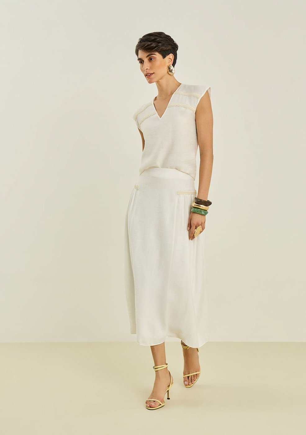 Imagem principal Regata Maria Valentina Solta Decote V Padrão Off-white off-white white Maria Valentina off-white white