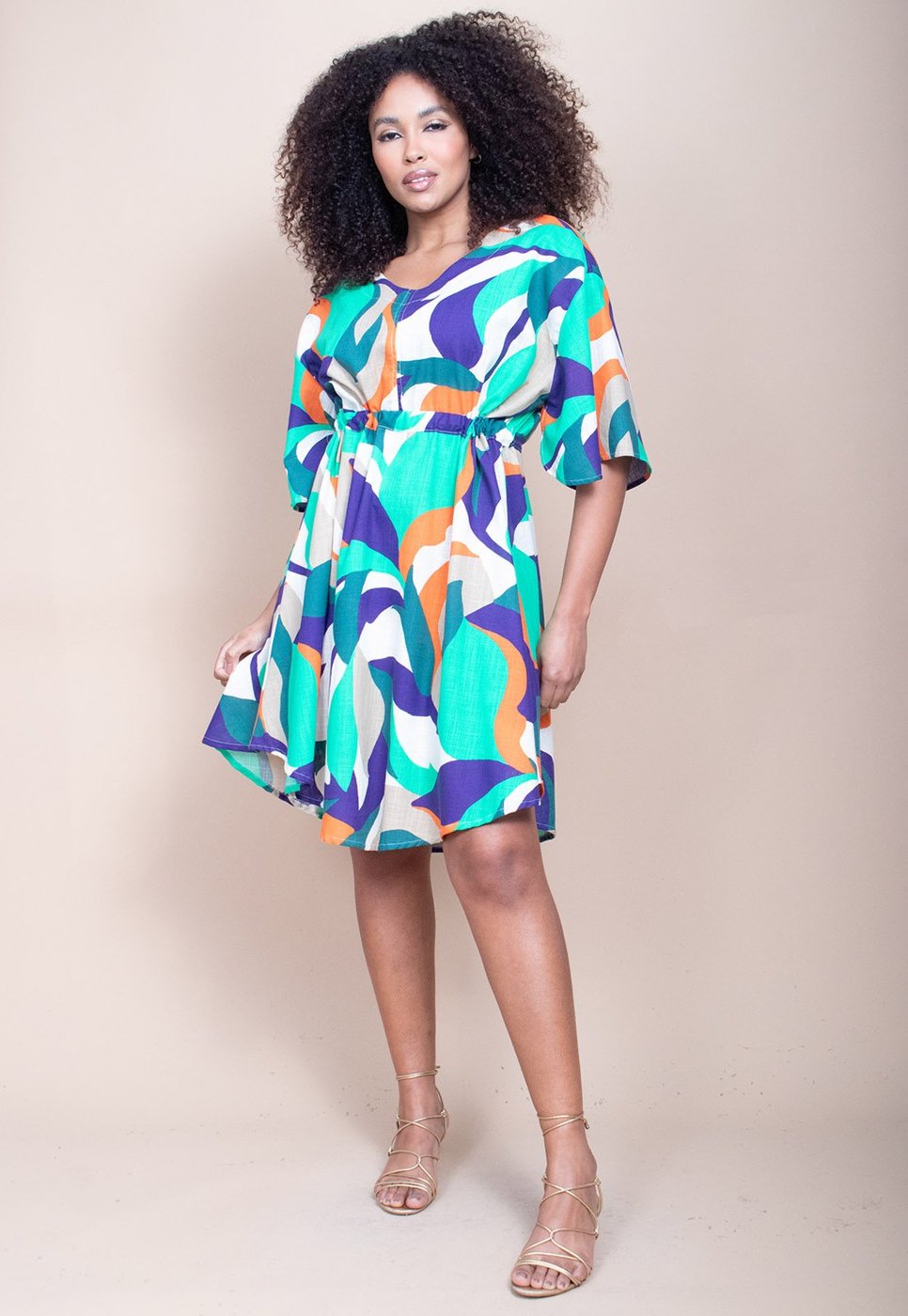 Vestido Curto CabanaFree Caaxixá Viscose com Cordão na Cintura Estampa Brisa do Mar