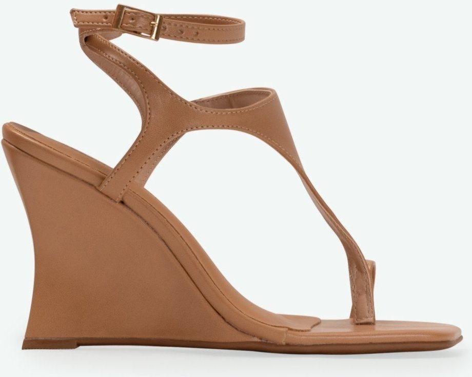 Imagem principal Sandália Dara Suzana Santos bege Suzana Santos bege