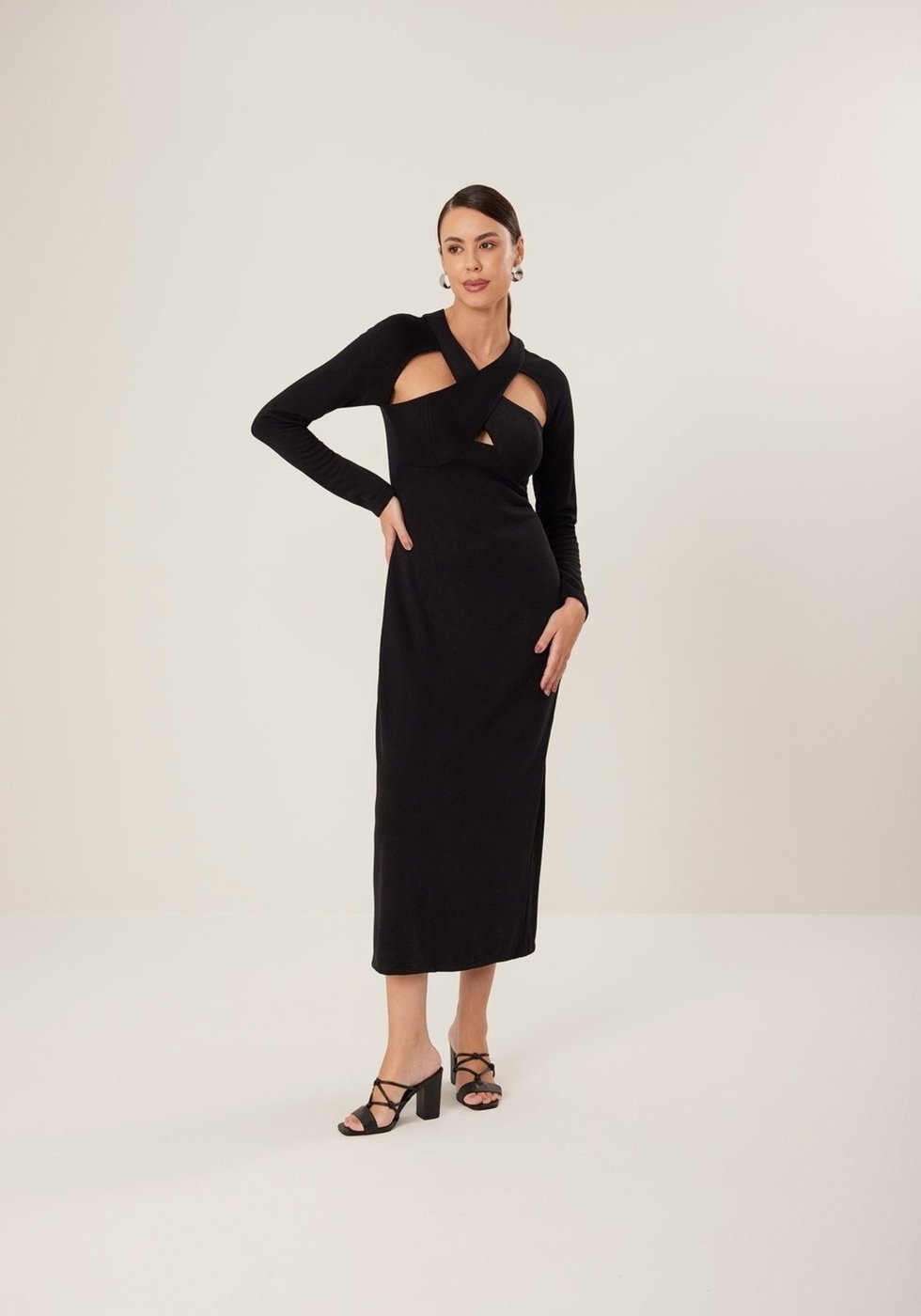 Vestido Lez a Lez Midi Chá De Mangas Longas Com Recortes Frontais