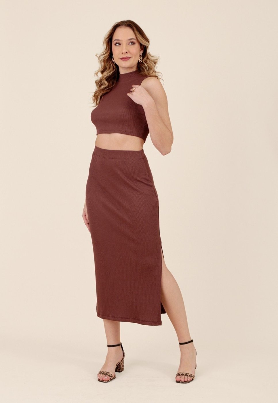 Saia Midi Pop Me Em Malha Canelada Com Fenda Chocolate