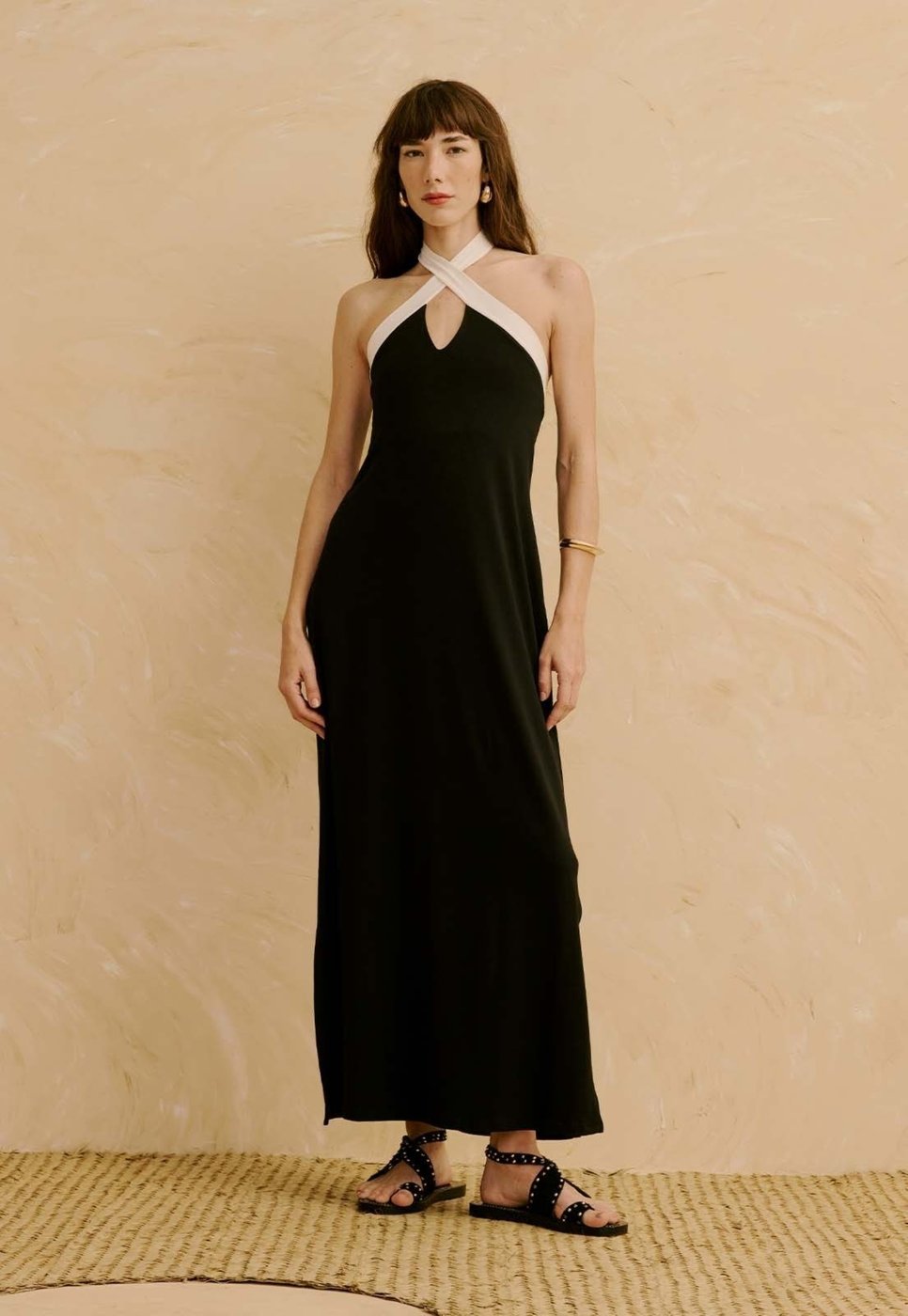 Vestido Bicolor com Decote Cruzado