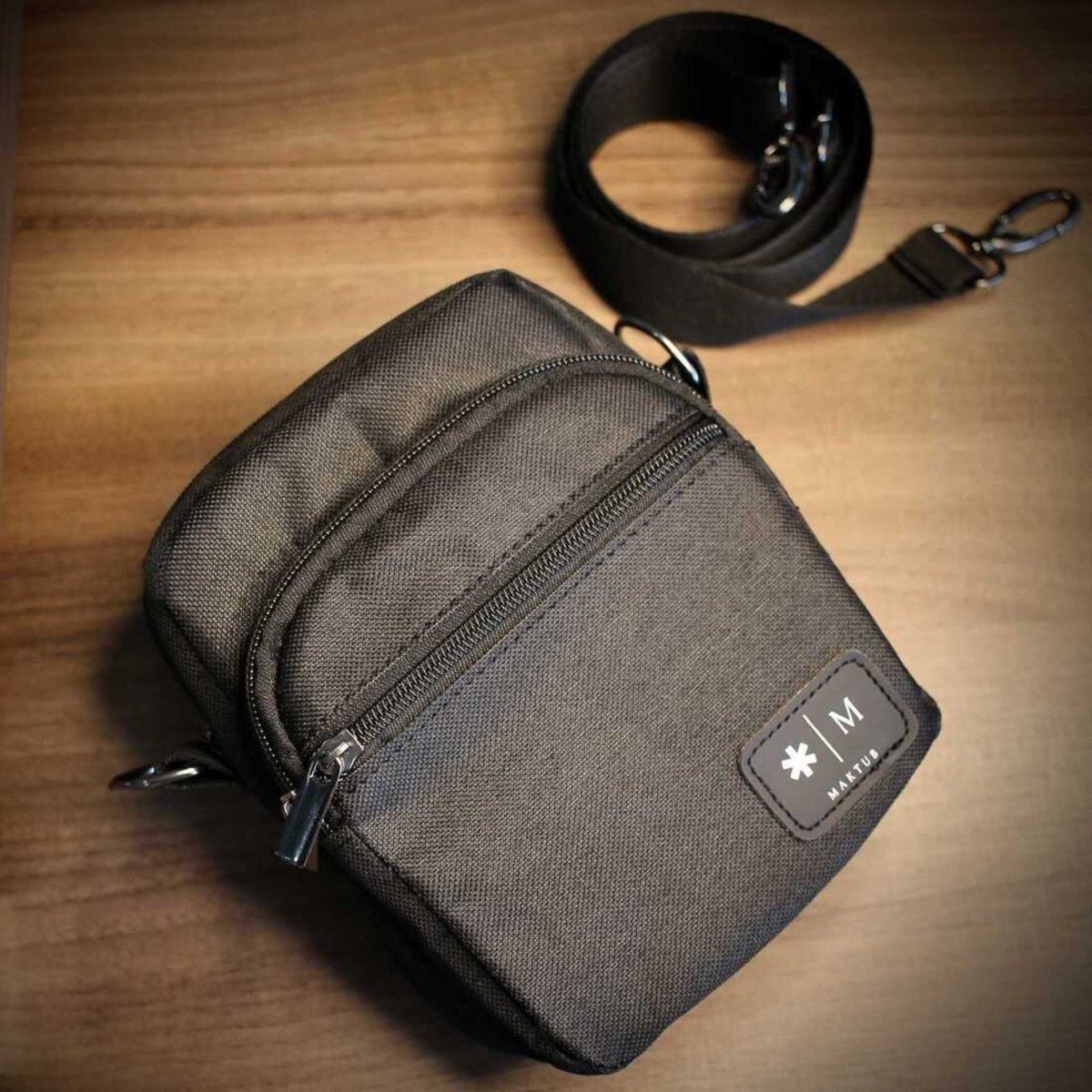 Shoulder Bag Bolsa Transversal Pochete Academia Treino Viagem Passeio Esportivo Porta Documento maktub urban