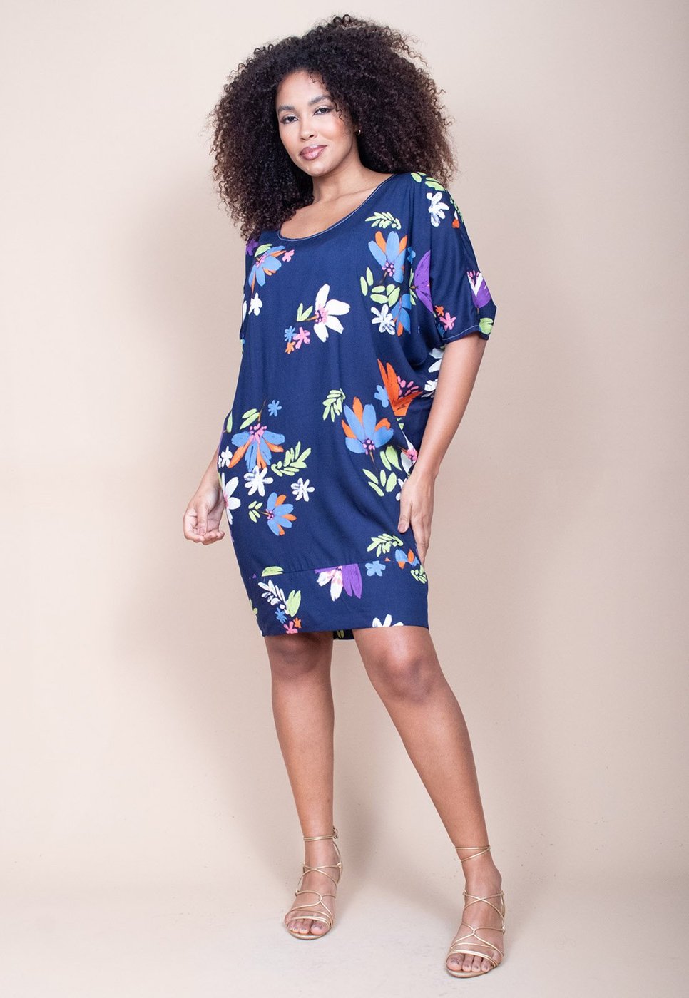 Vestido Cabanafree Curto Morcego Estampa Festa das Flores