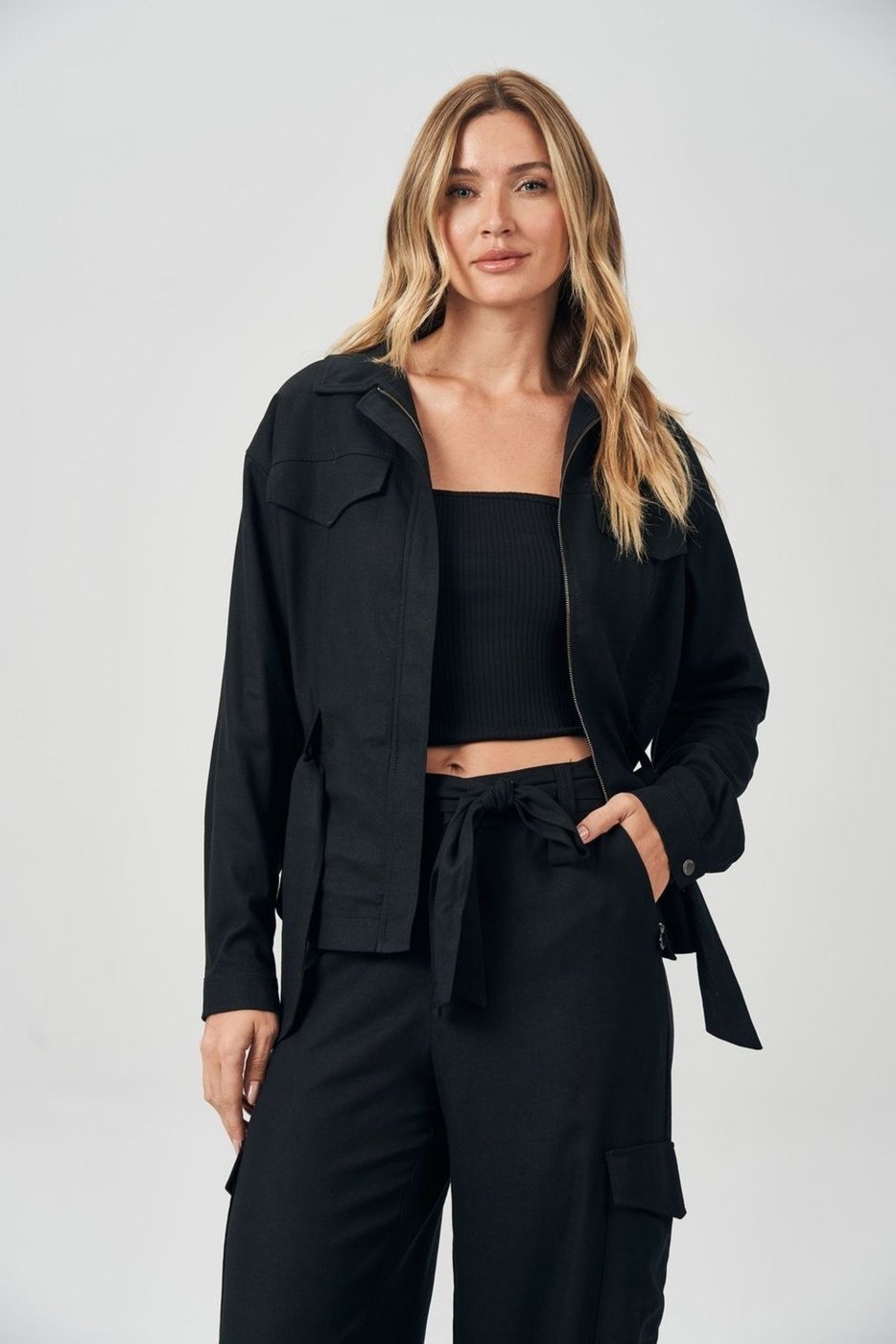 Jaqueta Linho Com Faixa Feminina Acostamento