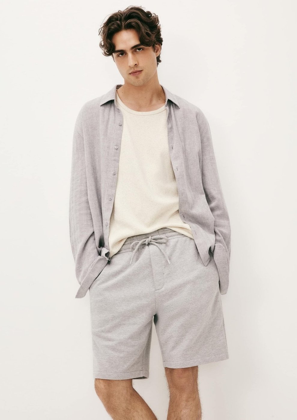 Imagem principal Bermuda Masculina Reta em Moletom Hering preto Hering preto