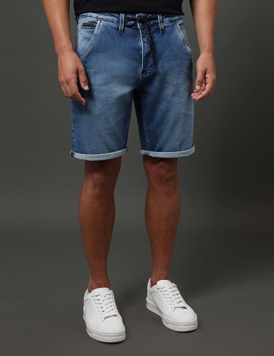 Imagem principal Bermuda Jeans Masculina Bolso-Faca Calvin Klein Jeans Médio azul Calvin Klein Jeans azul