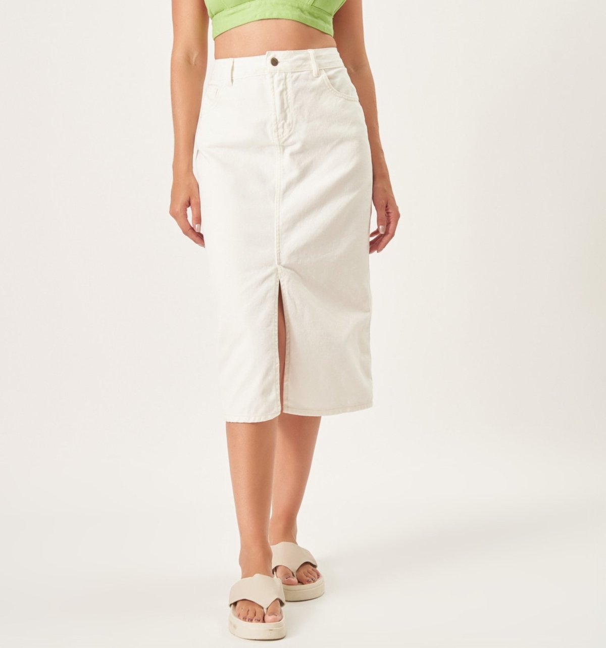 Saia Midi Jeans Color Reta Fenda Frontal Cru