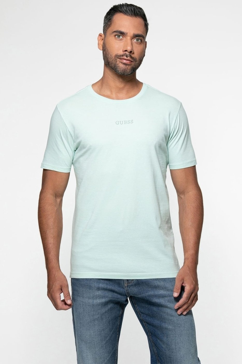 Camiseta Guess Bordado Centro Azul Claro