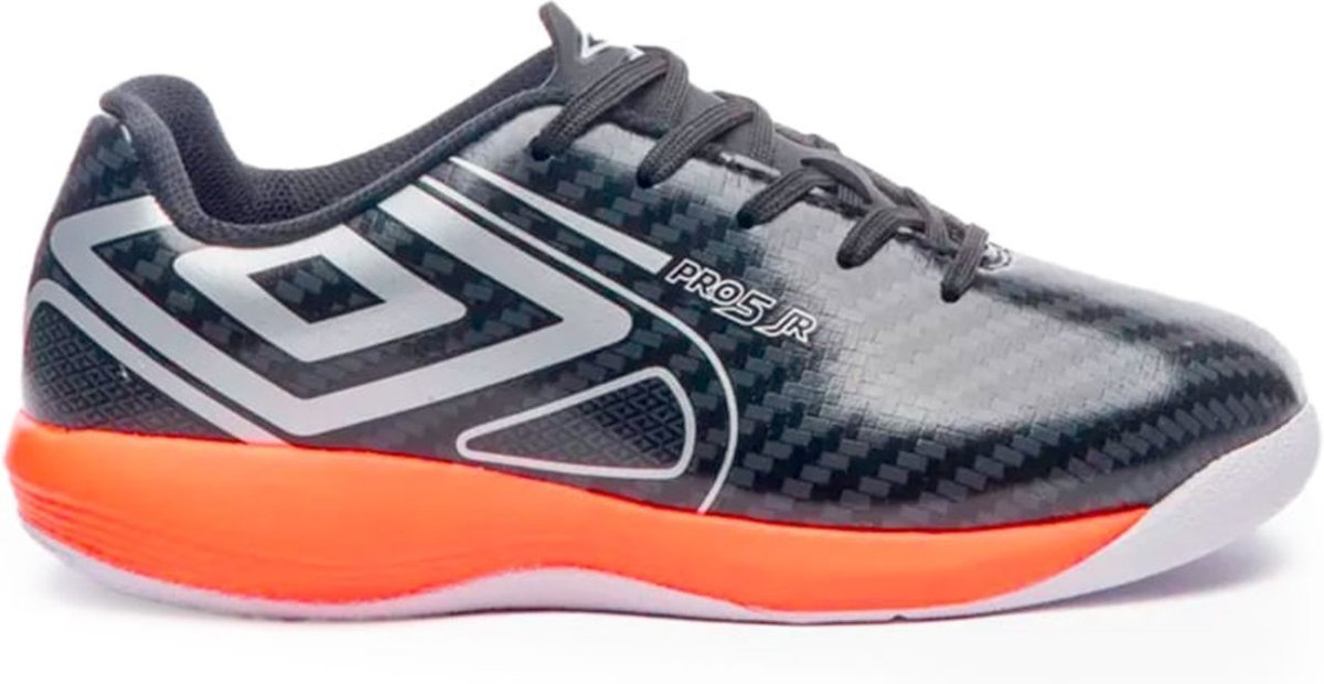 Imagem principal Infantil - Chuteira Futsal Umbro Pro 5 Jr Grafismos preto Umbro preto