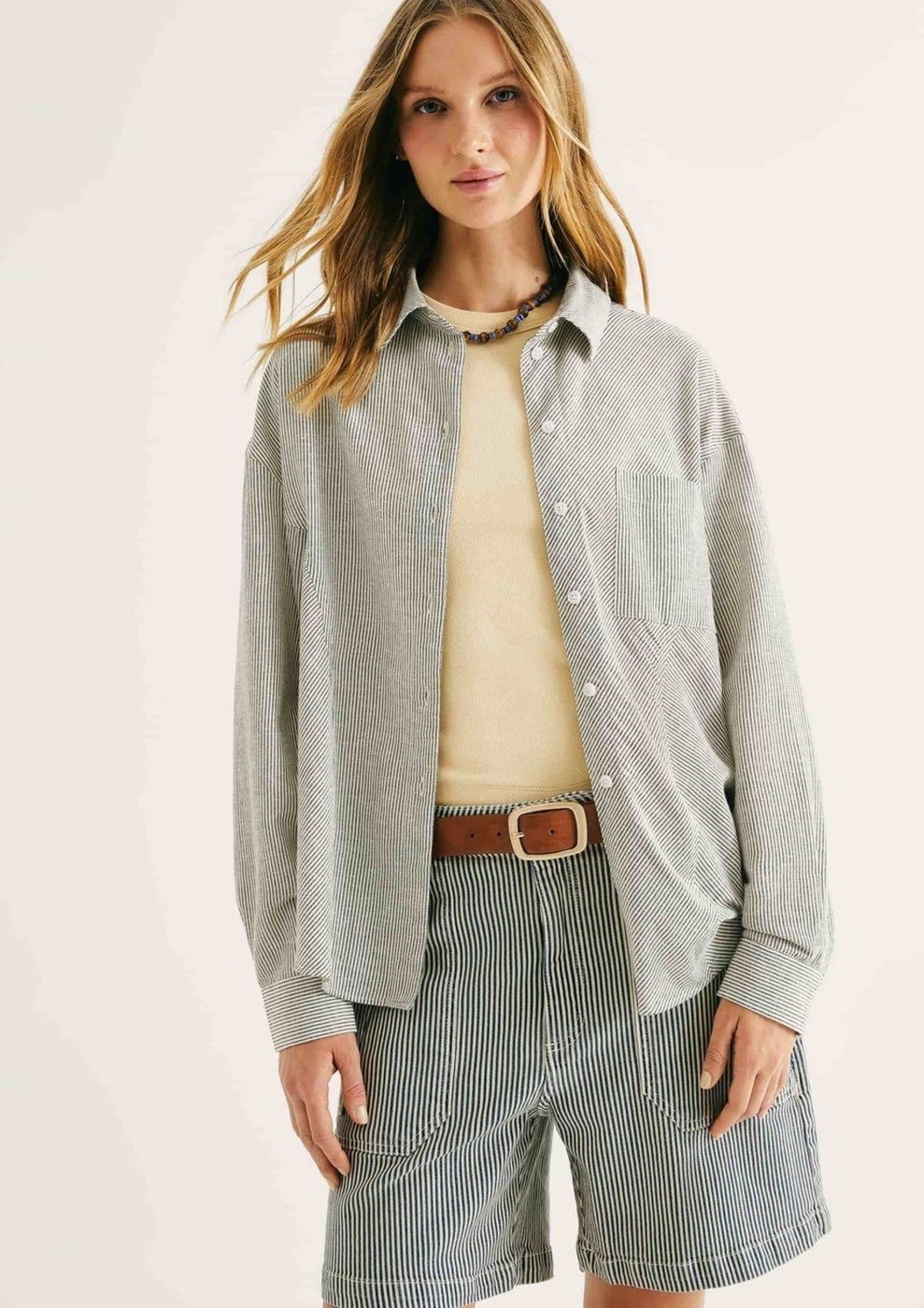 Imagem principal Camisa Feminina Em Viscolinho Fio Tinto Hering preto Hering preto