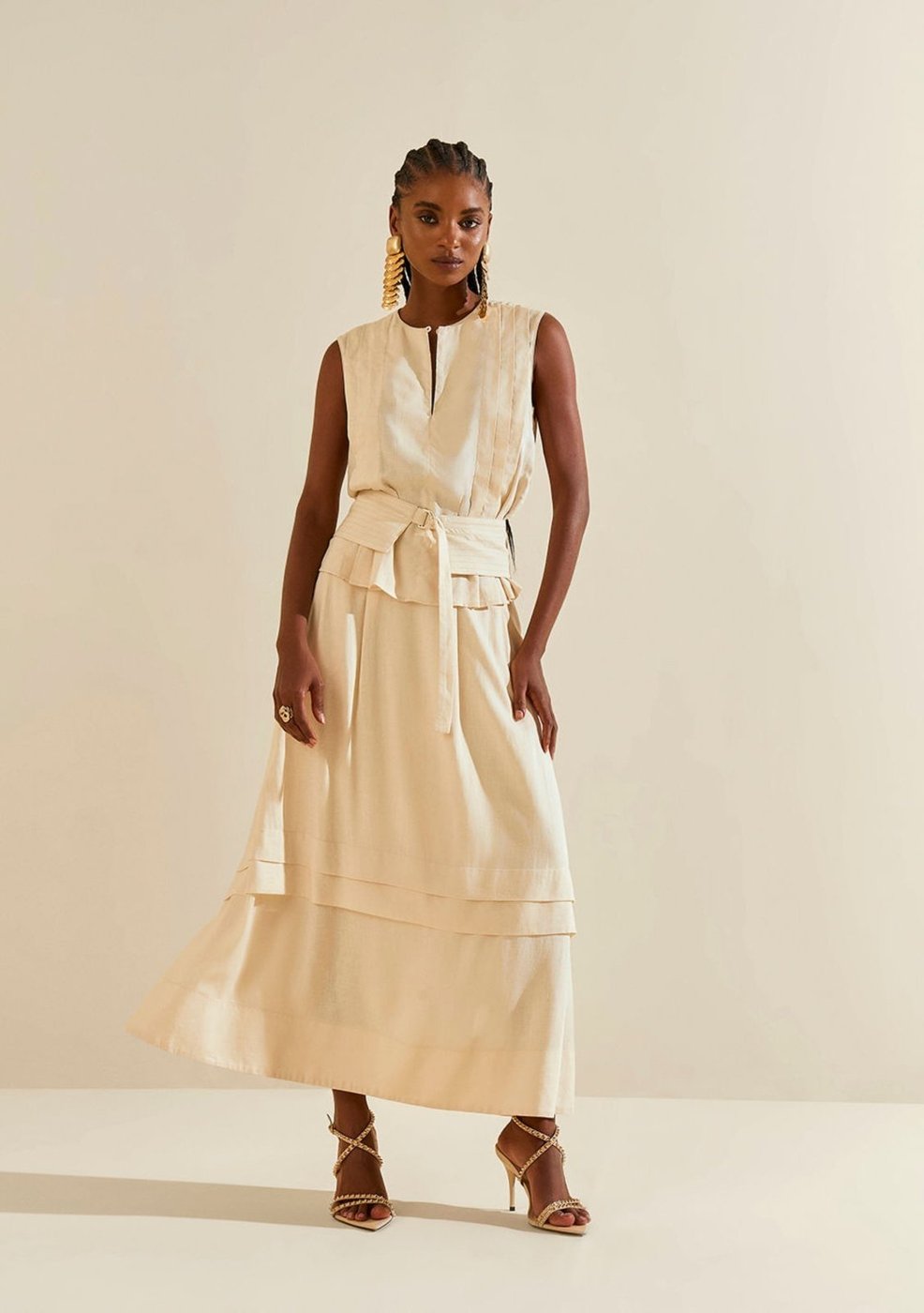 Regata Morena Rosa Ajustada Decote Careca Padrão Bege