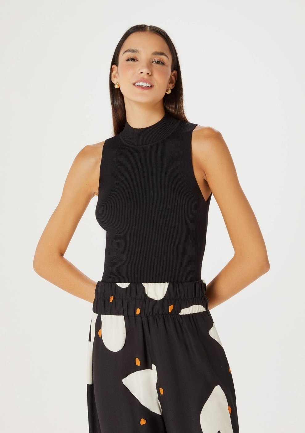 Regata Feminina Gola Alta Em Tricô Canelado