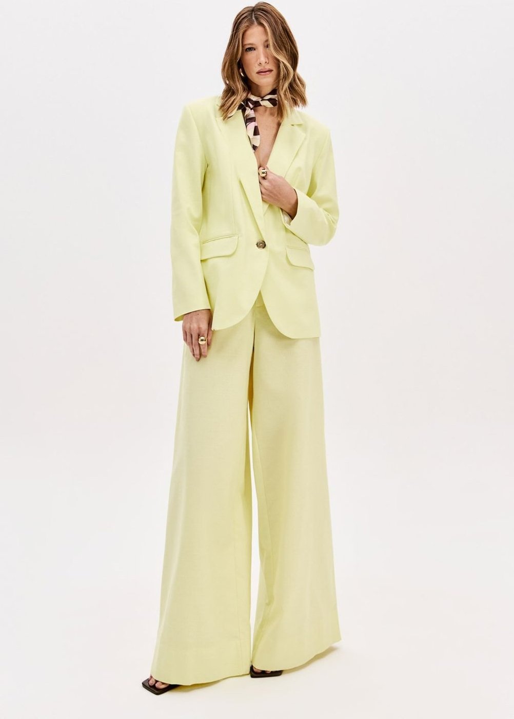 Blazer Alongado Mangas Longas Com Botão