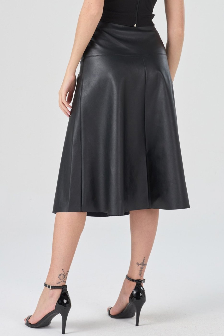 Saia Midi PKS Evase com Pespontos Preta