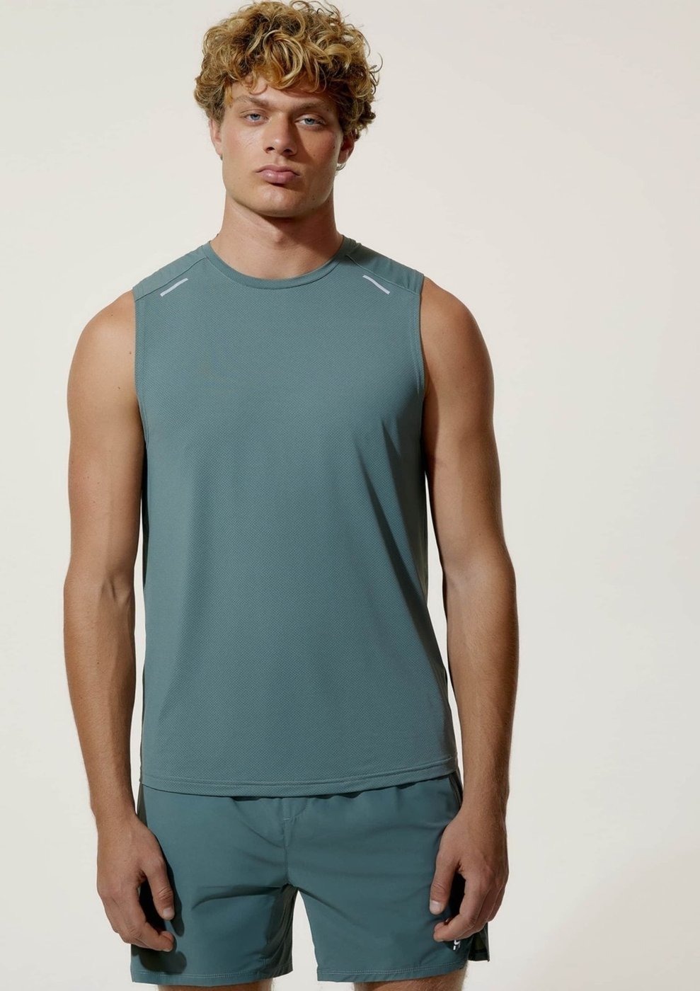 Imagem principal Regata Masculina Esportiva Refletiva Hering HERING SPORTS verde HERING SPORTS verde