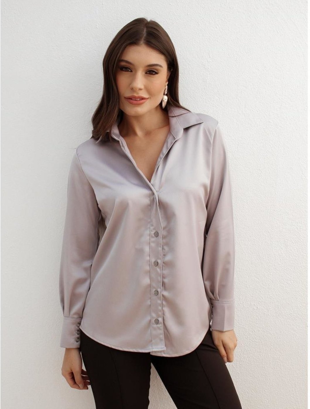 Imagem principal Camisa Feminina Cetim com Decote Modelagem Solta Manga Longa TEODORO CAMISARIA prata TEODORO CAMISARIA prata
