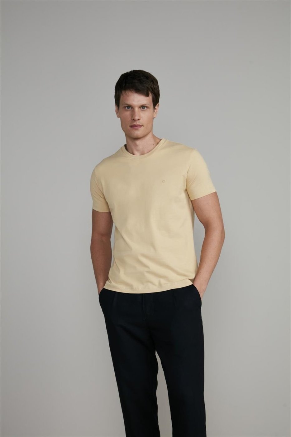 Imagem principal HIGHSTIL Camiseta Manga Curta Comfort Malha Básica Claro amarelo HIGHSTIL amarelo